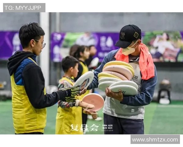 成都飞盘队与武汉飞盘队赛后复盘分析团队配合与战术执行的关键因素